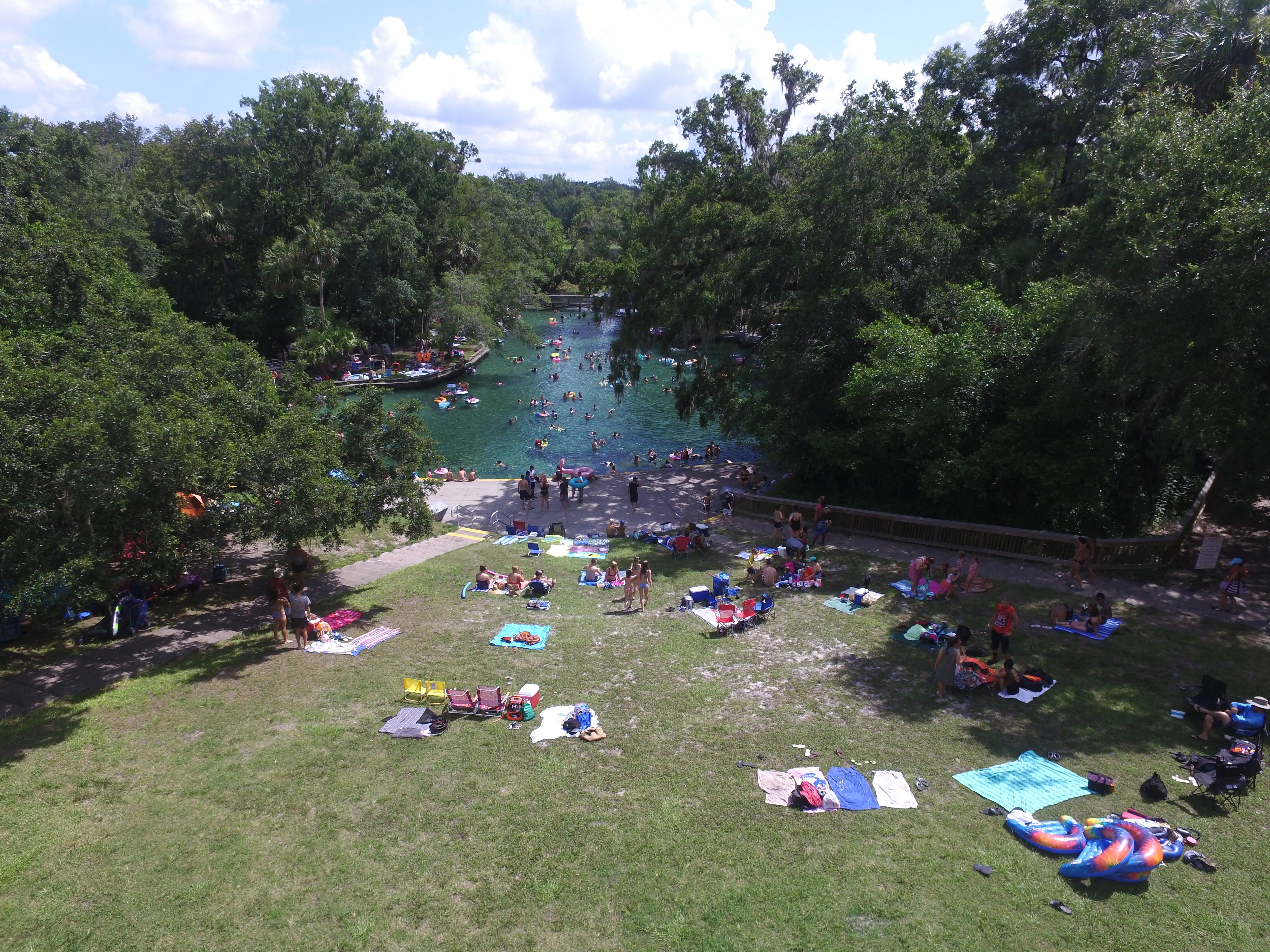 Visitors on Wekiwa spring slope