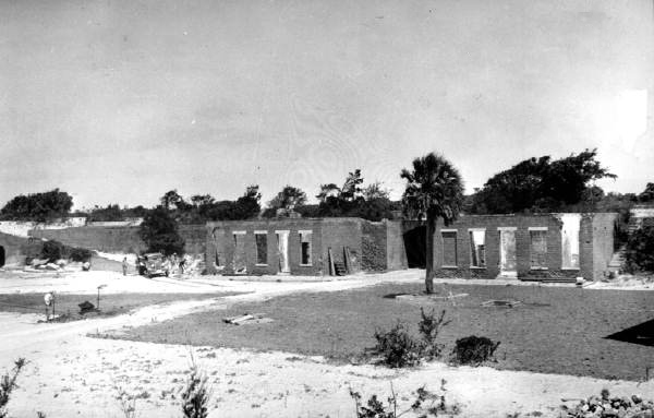 Fort Clinch State Park: Camping, glorious beach, history