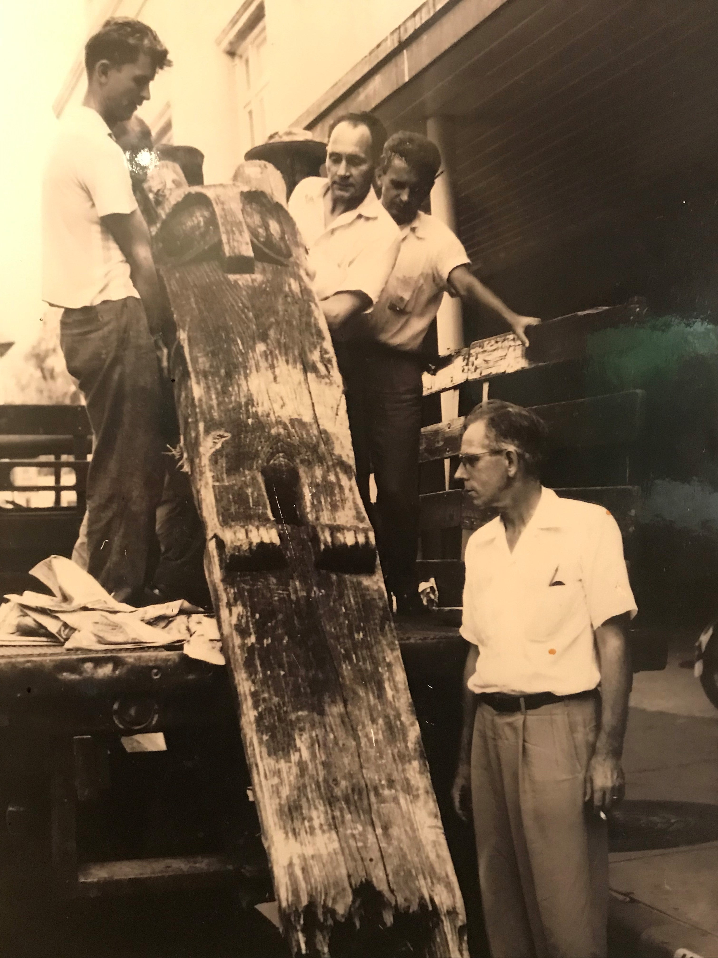 Original Hontoon Owl Totem pole in 1955