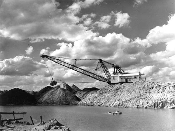 Phosphate mining dragline