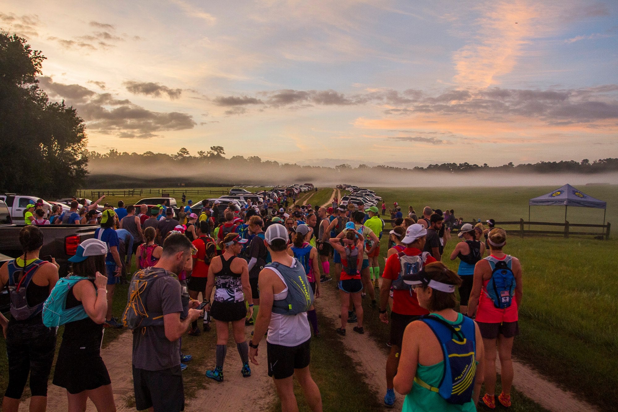 Participants get ready for Gate2Gate Trail Run.