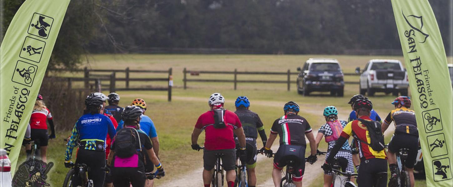 Group of bicyclists at the start 