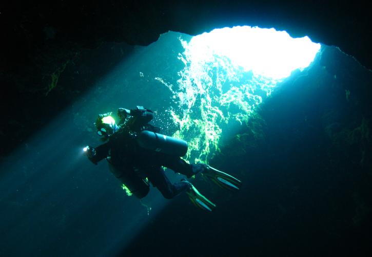 Peacock Cavern Diving