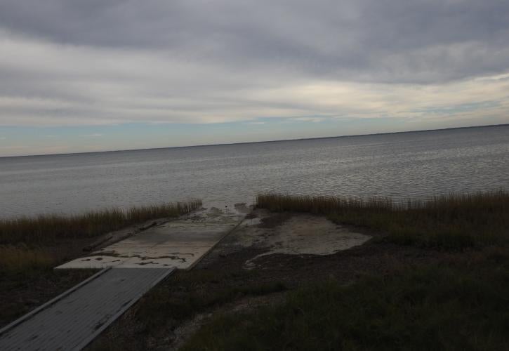 A mobimat leads to St. Joseph Bay.