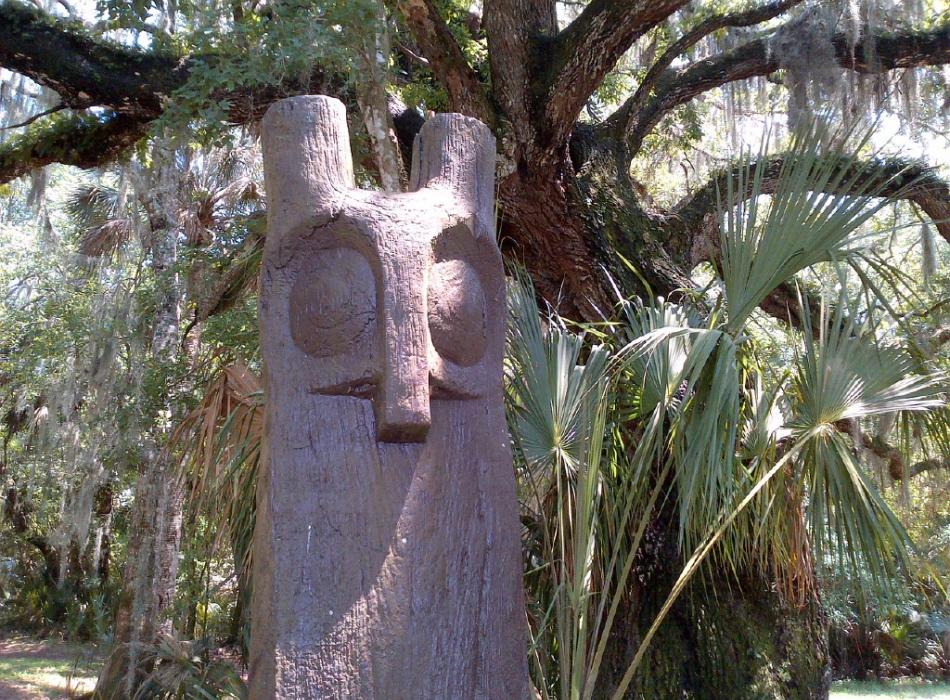 Replica of Hontoon Owl Totem pole